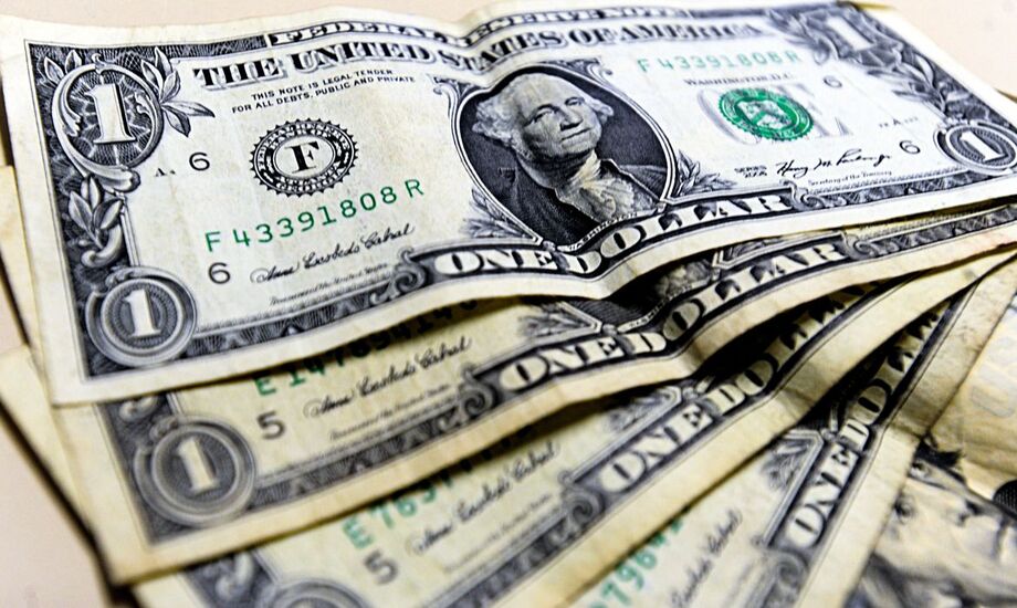 Saídas de dólares em 2020 no País supera entrada em US$ 27,923 bilhões, diz BC