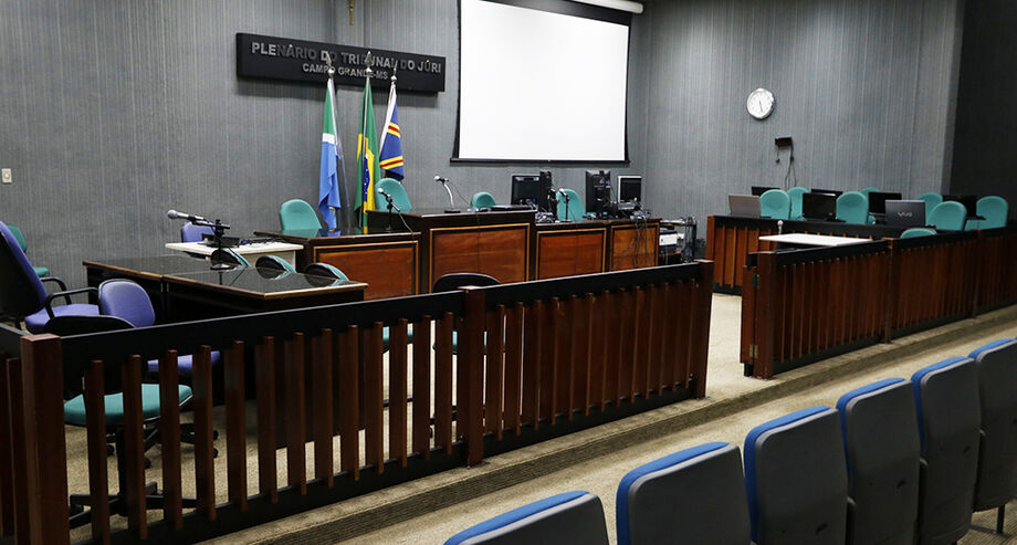 O Tribunal do Júri vai voltar a partir do mês que vem
