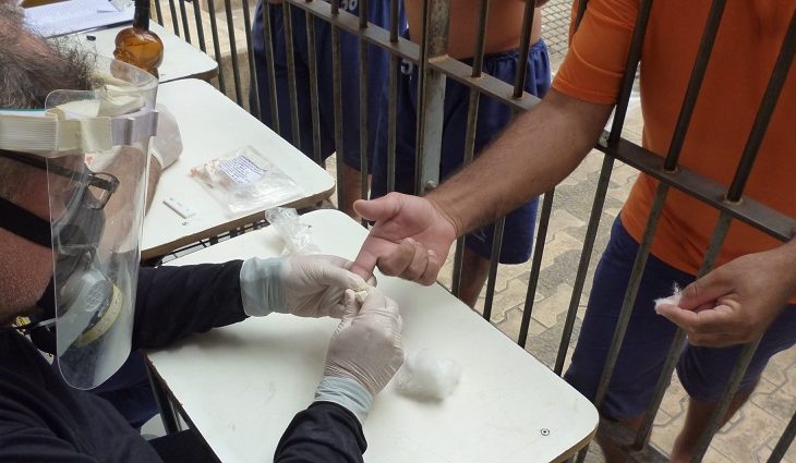 Um mutirão de testagens para detecção da Covid-19 está sendo realizado na Unidade Penal Ricardo Brandão (UPRB), em Ponta Porã