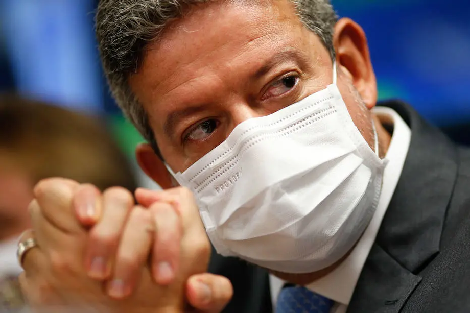 O deputado federal Arthur Lira é candidato à presidência da Câmara