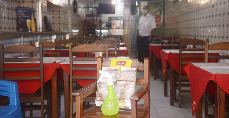 Restaurante com álcool na entrada