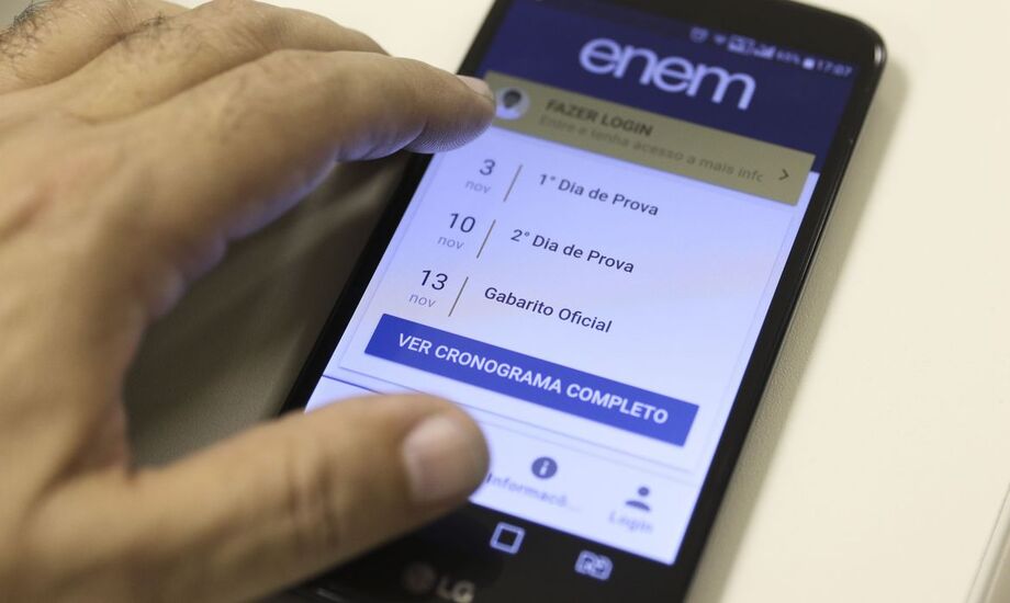 A aplicação da primeira prova do Exame Nacional do Ensino Médio (Enem) 2020 será realizada neste domingo (17)