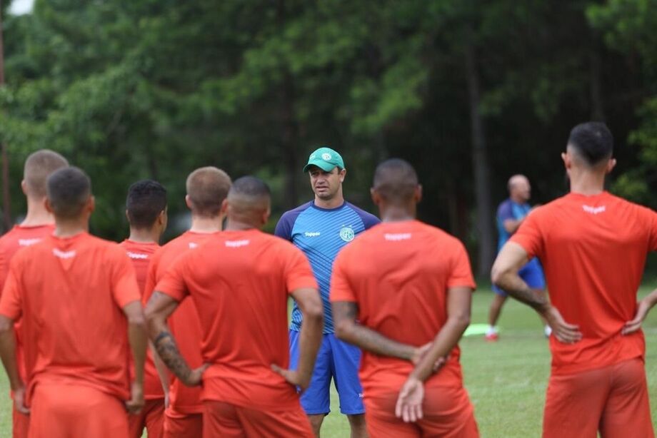 Felipe Conceição durante treino do Guarani na última quarta