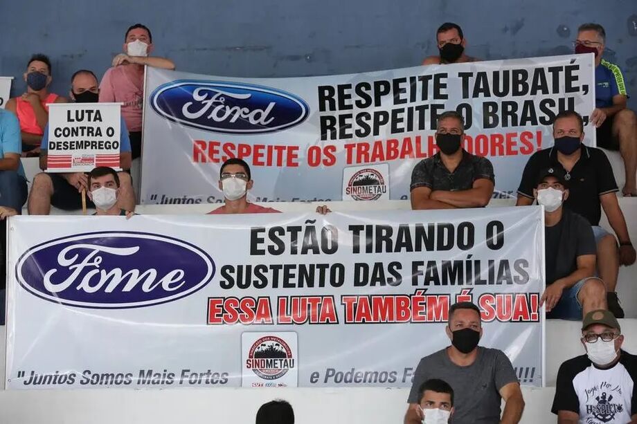 Em Taubaté, entidades sindicais se reuniram; em Salvador, houve protesto no pátio da Assembleia Legislativa.