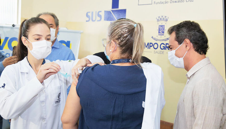 A enfermeira foi a primeira vacinada na Capital
