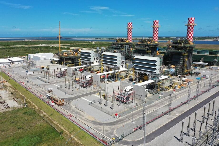 O Banco Nacional do Desenvolvimento Econômico e Social (BNDES) anunciou hoje (14) a aprovação de financiamento de R$ 3,93 bilhões à GNA Geração de Energia S.A