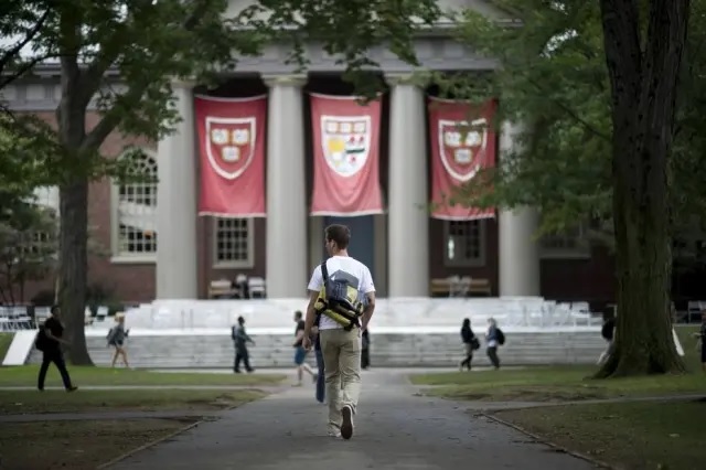 Estudantes na Universidade de Harvard, nos EUA