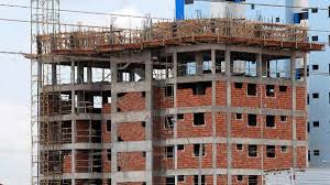Falta ou alto custo de insumos atinge metade da indústria da construção