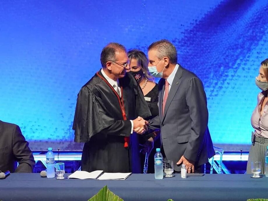 O desembargador Carlos Eduardo Contar e o presidente da ALEMS, deputado Paulo Corrêa