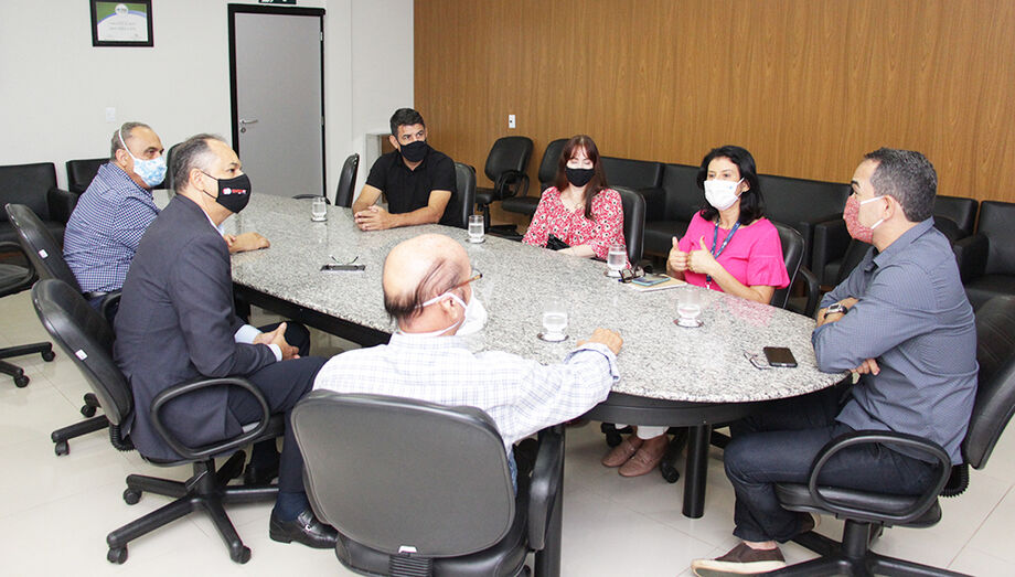 A Comissão se reuniu na primeira reunião