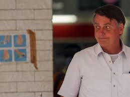 Bolsonaro veta medida que blindava cortes de gastos contra covid e vacinas