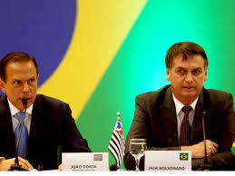 'Bolsonaro gosta do cheiro da morte e do dinheiro das rachadinhas', diz Doria