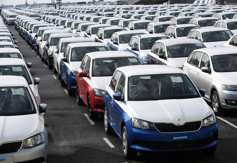 Com dólar alto, importadores de carros fecham 2020 com queda de 20,7% nas vendas