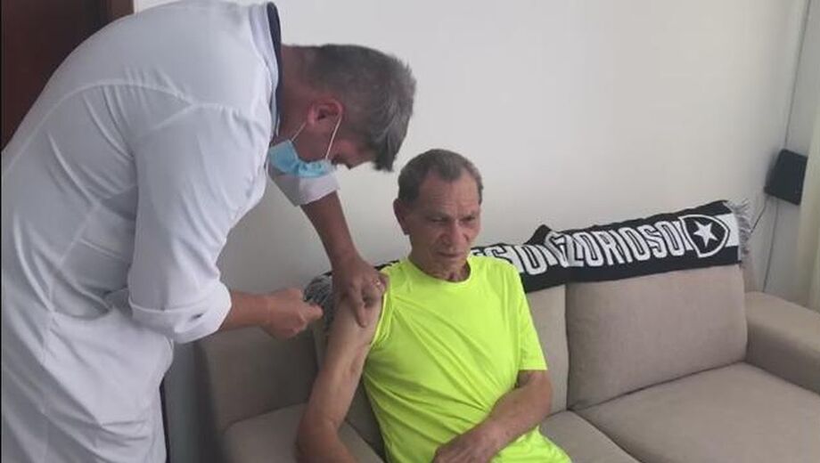 Ex-goleiro Manga, de 83 anos