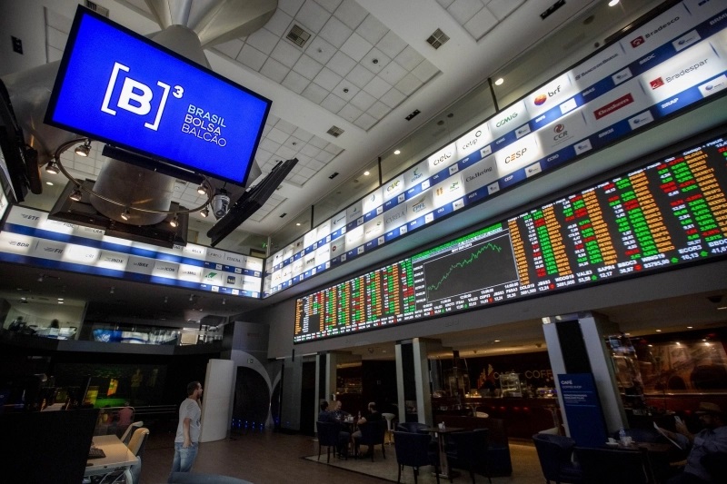 Ibovespa caminha para 3º dia seguido de queda e para 2ª semana consecutiva de declínio