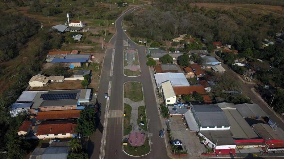 Governo já pavimentou parte da chamada Estrada do 21 e agora prepara asfaltamento de mais um trecho