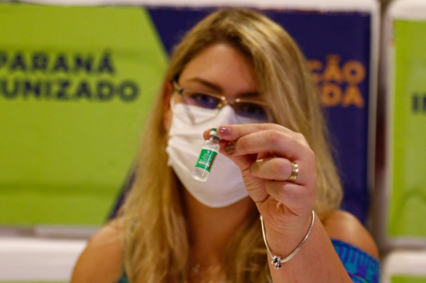 RJ confirma aplicação imediata de todo lote da vacina da AstraZeneca na 1ª dose