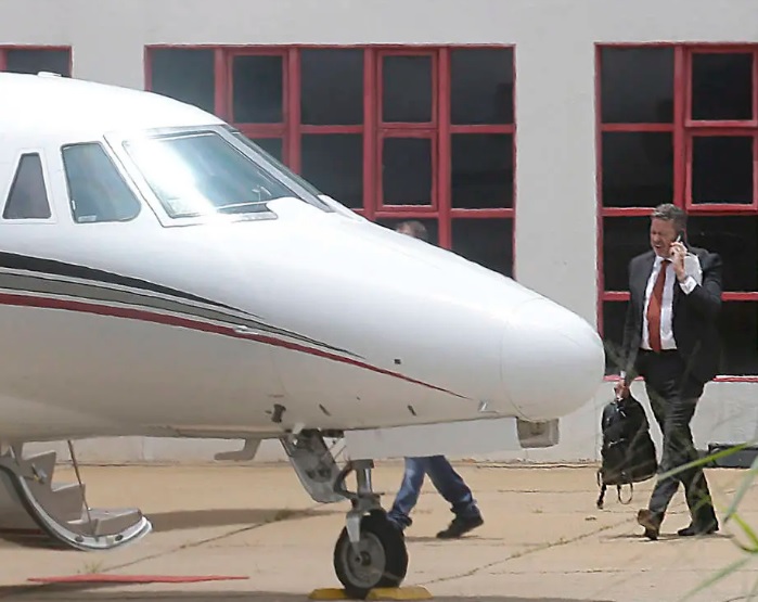 Arthur Lira embarca em jatinho com destino a Palmas (TO); candidato do Progressistas é o que mais viajou; ele já visitou dez capitais