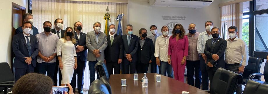 A reunião ocorreu nesta manhã (26)
