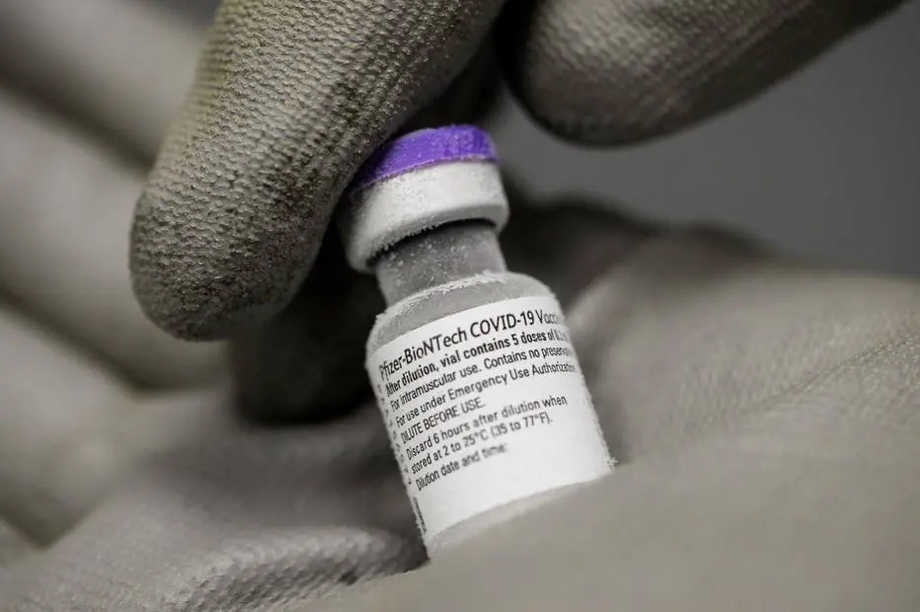 As vacinas da Pfizer e Moderna estão sendo aplicadas na Noruega