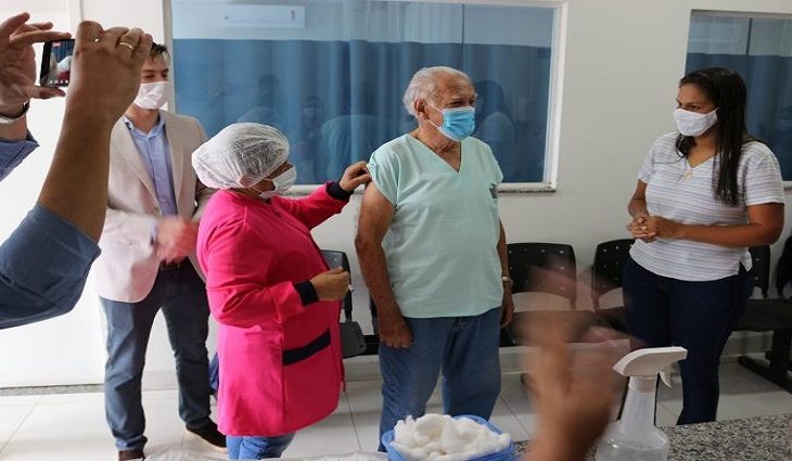 A Campanha de imunização contra o coronavírus em Mato Grosso do Sul vacinou até o momento 11,4 mil pessoas contra a Covid-19