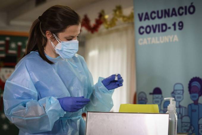 UE: segundo o dirigente, mais uma ou duas vacinas devem ser aprovadas pela Agência de Medicamentos Europeia