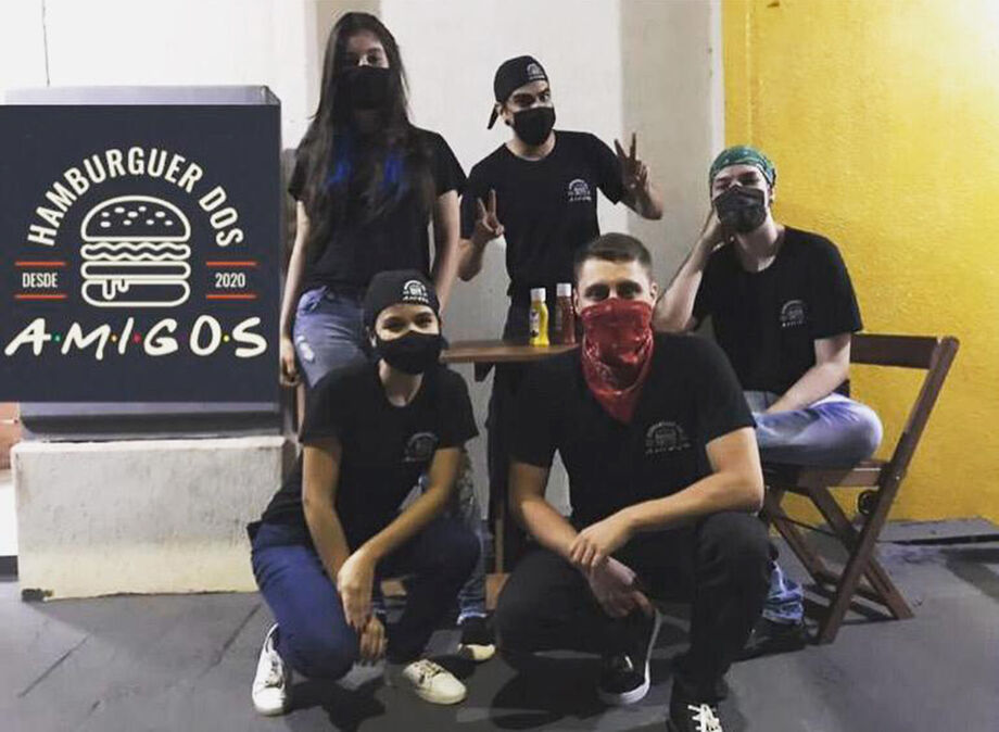 Os amigos reunidos