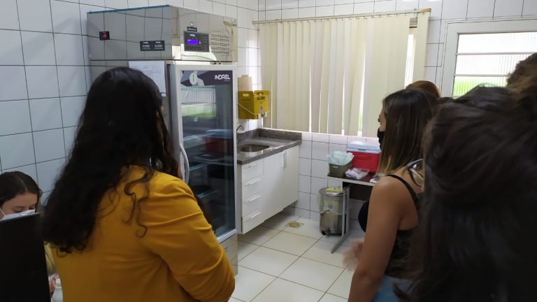 Unidade recebe visita técnica para certificação de estudo com vacinas