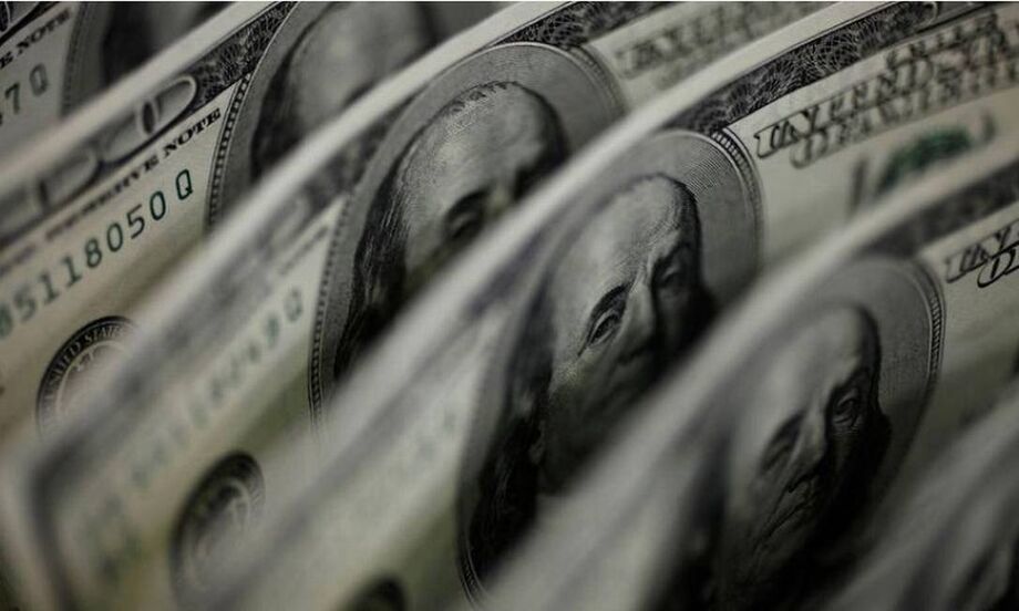 Dólar recua e fecha em R$ 4,96 nesta terça-feira