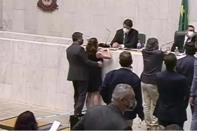 Trecho do vídeo exibido em plenário nesta quinta-feira