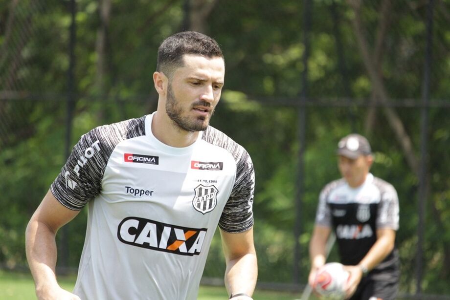 O zagueiro Airton