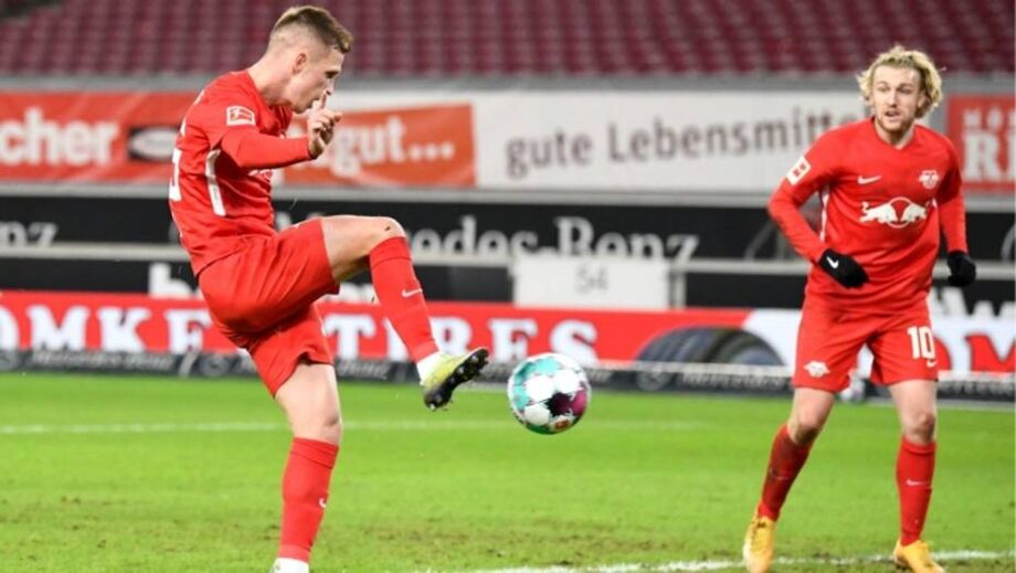 RB Leipzig supera lanterna Schalke 04 e mantem 2º lugar