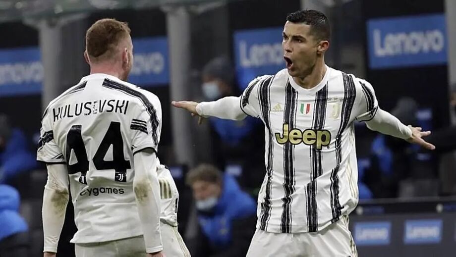 Cristiano Ronaldo comemora gol na vitória da Juventus sobre a Inter de Milão