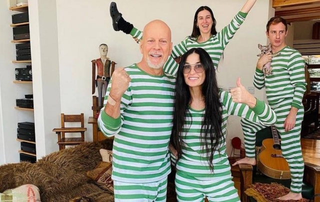 Demi Morre, Bruce Willis e seus dois filhos