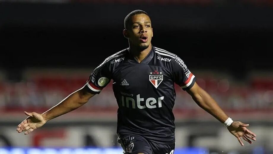 Brenner comemora gol marcado sobre o Botafogo, pelo Campeonato Brasileiro 2020