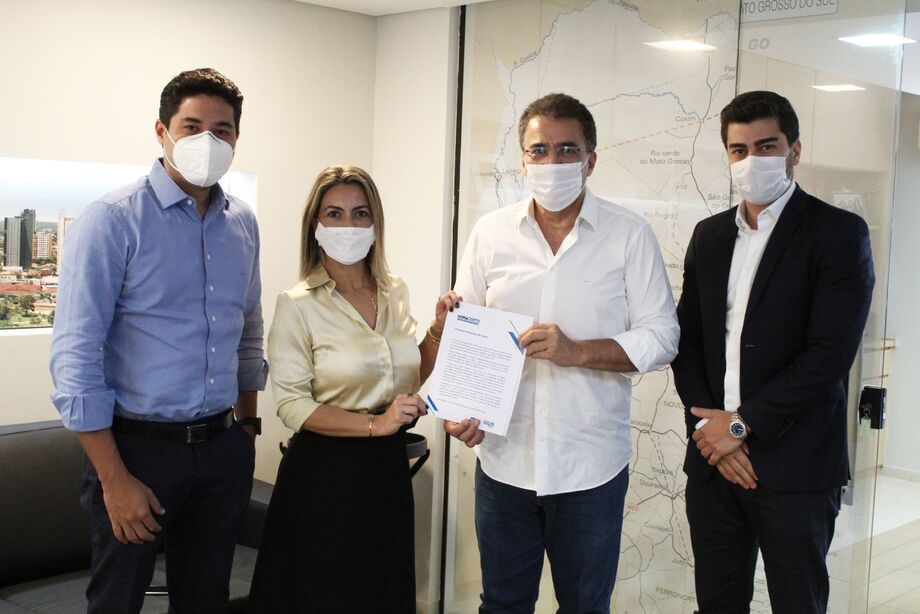 Na manhã da última sexta-feira (19), Thronicke esteve na sede do Grupo Feitosa de Comunicação e anunciou o Fórum de Integração MS Certo
