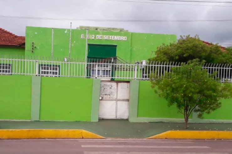 O curso autorizado pela SED é o de Ensino Médio com Qualificação Profissional Itinerário Formativo em Administração Eixo Tecnológico: Gestão e Negócios