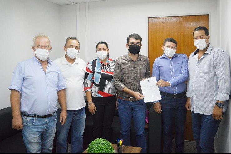 Jamilson recebeu um ofício do prefeito Guga com as necessidades do município