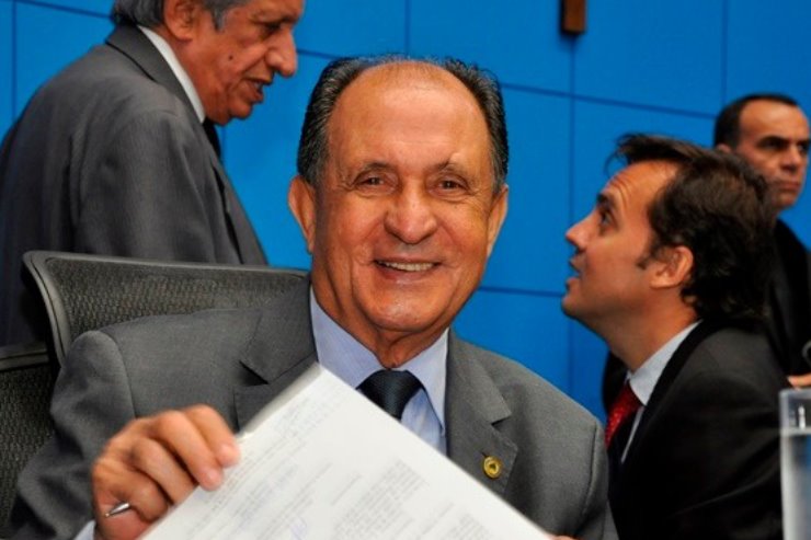 Deputado Zé Teixeira na sessão plenária