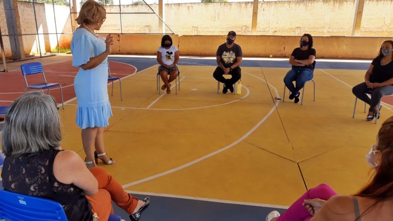 A capacitação das equipes administrativa e pedagógica das unidades escolares da Rede Municipal de Ensino