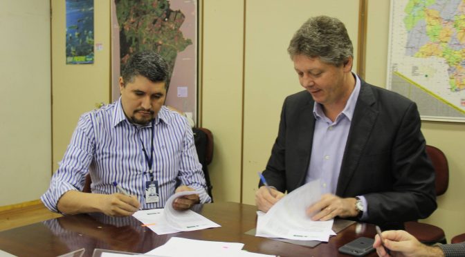 Secretário Jaime Verruck e o diretor-presidente Márcio de Araújo