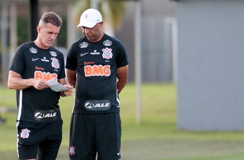 Vagner Mancini e seu auxiliar, Anderson Batatais, terão de quebrar a cabeça