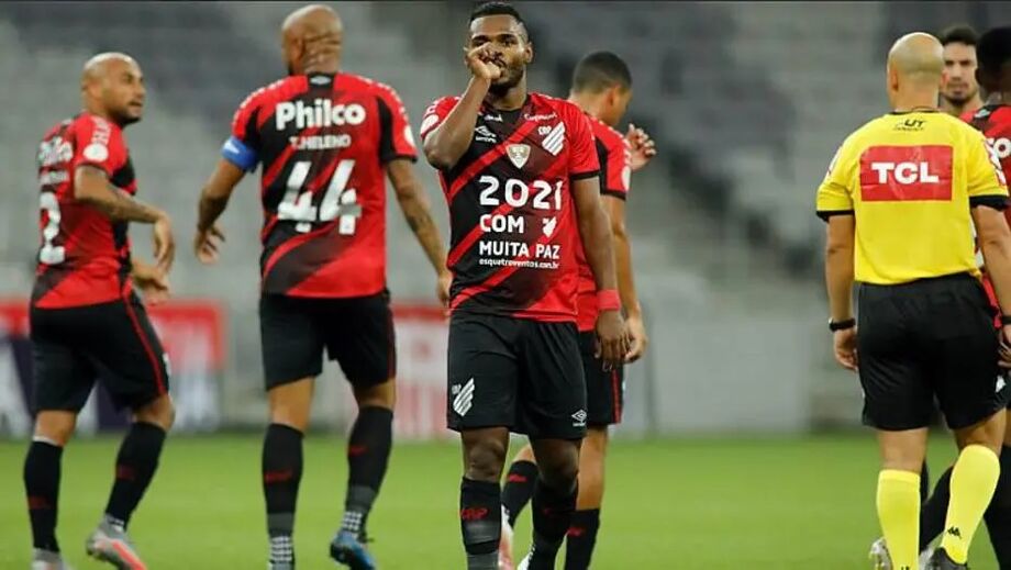 O Athletico-PR encerrou o jejum de três jogos sem vitória no Campeonato Brasileiro