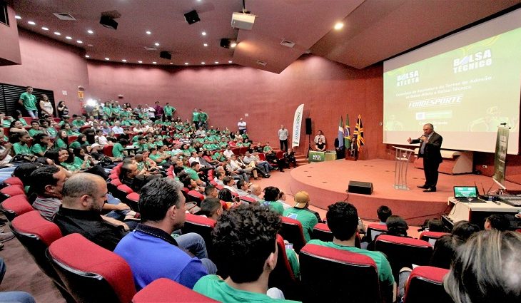 Neste ano, o programa contemplará 235 atletas e 30 técnicos