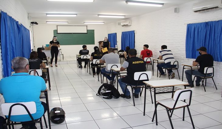 Testes psicológicos sendo aplicados