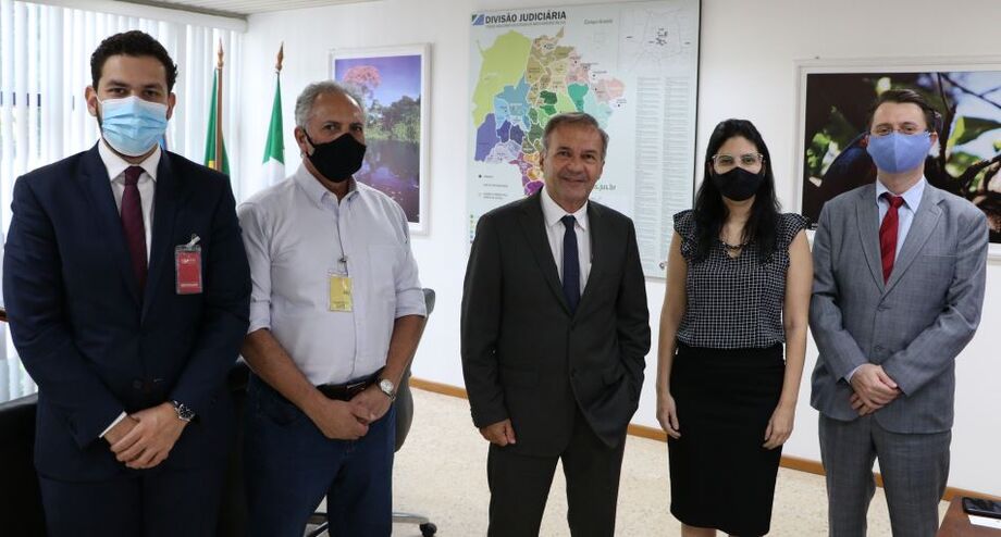 O encontro aconteceu nesta manhã (25)