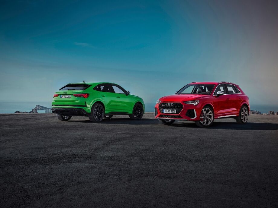 As primeiras unidades dos novos Audi RS Q3 e RS Q3 Sportback chegaram ao Brasil e já começam a ser entregues aos clientes