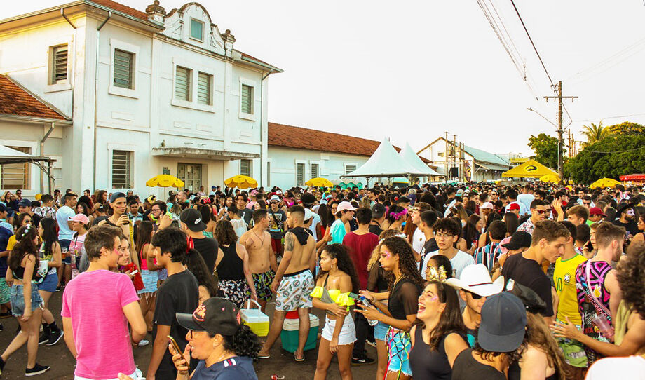 Bloco de carnaval na Esplanada Rodoviária nas últimas edições