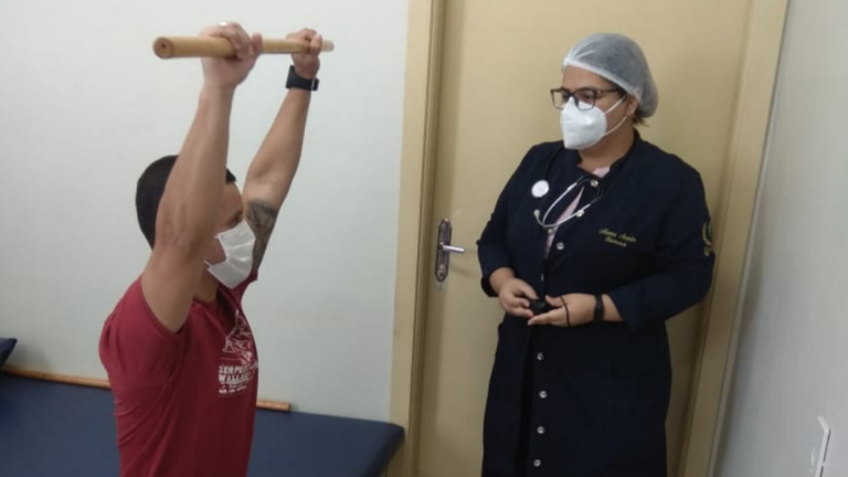 Pacientes que venceram a fase aguda do coronavírus e apresentaram queixas respiratórias ou motoras, como fraqueza e falta de ar ao realizar pequenos ou médios esforços, têm acesso a um serviço exclusivo da Prefeitura