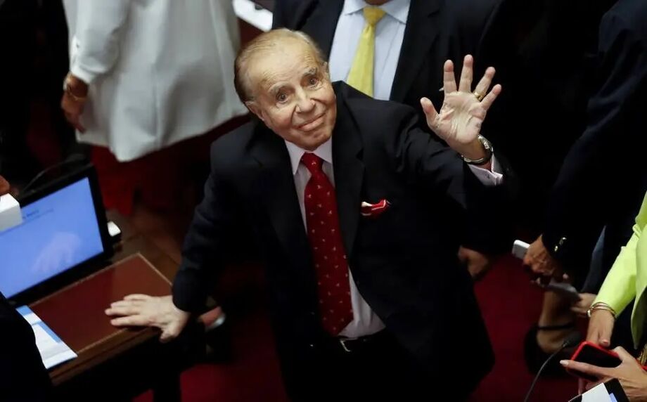 Carlos Menem, ex-presidente da Argentina, morreu aos 90 anos neste domingo, 14